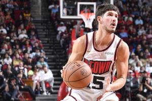 Kaiyun Sports-因拇指受伤缺席了过去11场！火箭更新：谢泼德今日战太阳可以出战