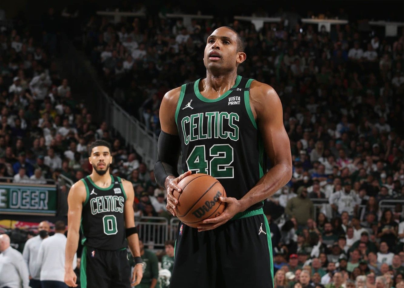 美记：包括勇士在内的多队有意签约霍福德，但他今天不会做出决定