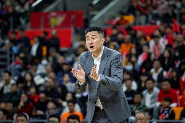 开云体育-锁定季后赛席位也不能放松，前四争夺战同样激烈